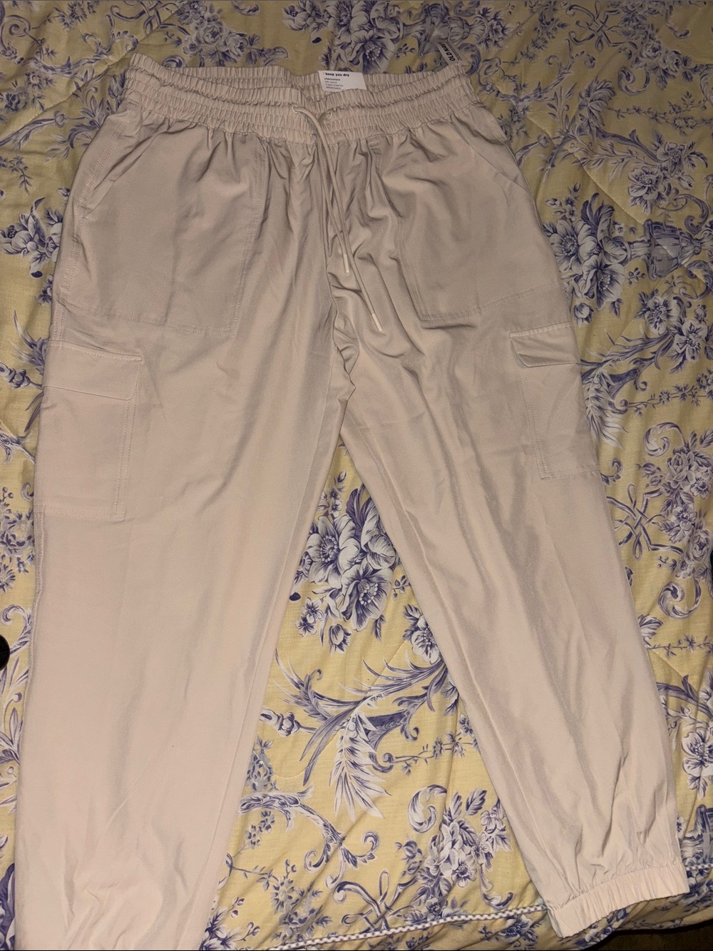 Old Navy Cream Women's Cargo Jogger Pants